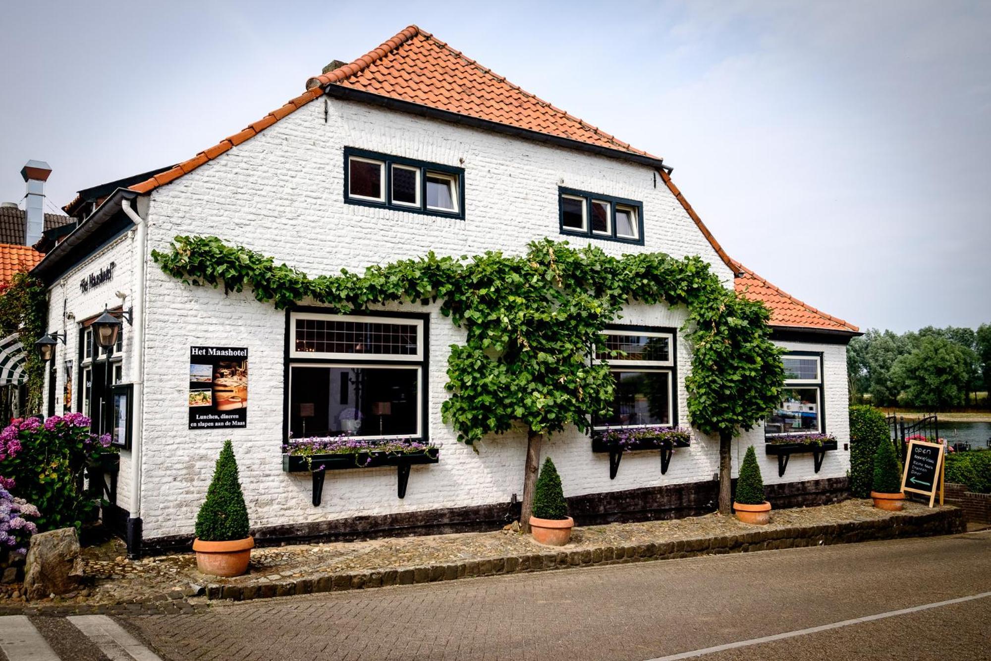 Het Maashotel Broekhuizen  Exterior photo